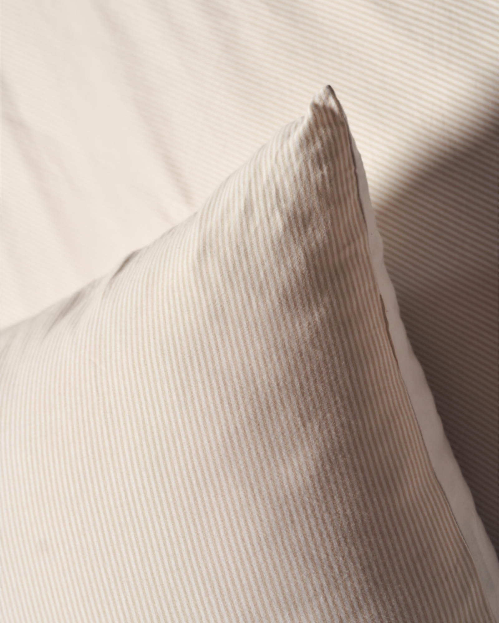 Mikmax - Bed linen set CALA - 140x200 cm + 1 sloop 65x65 cm - White/Beige