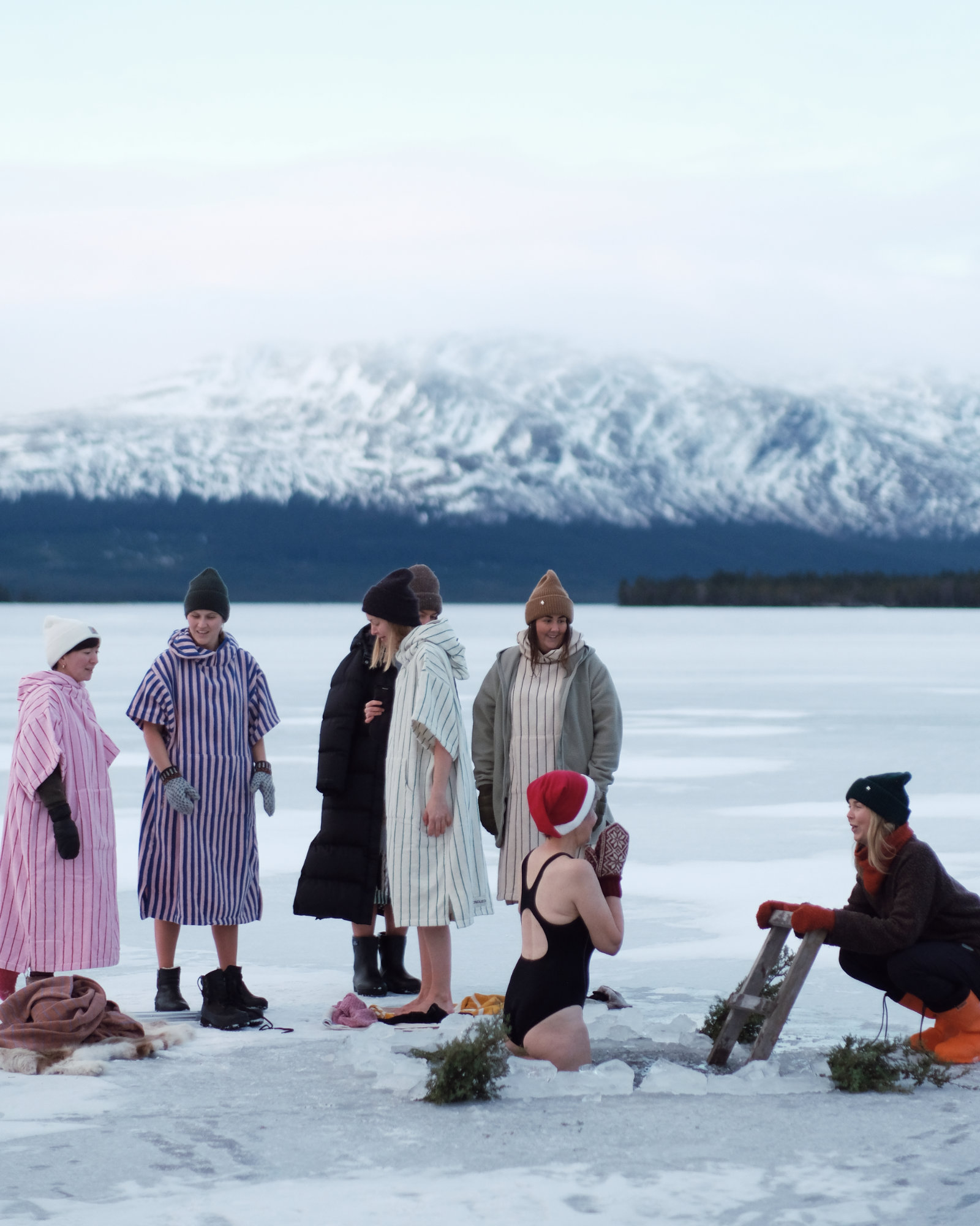 Poncho NARAM Baby pink & ski patrol red