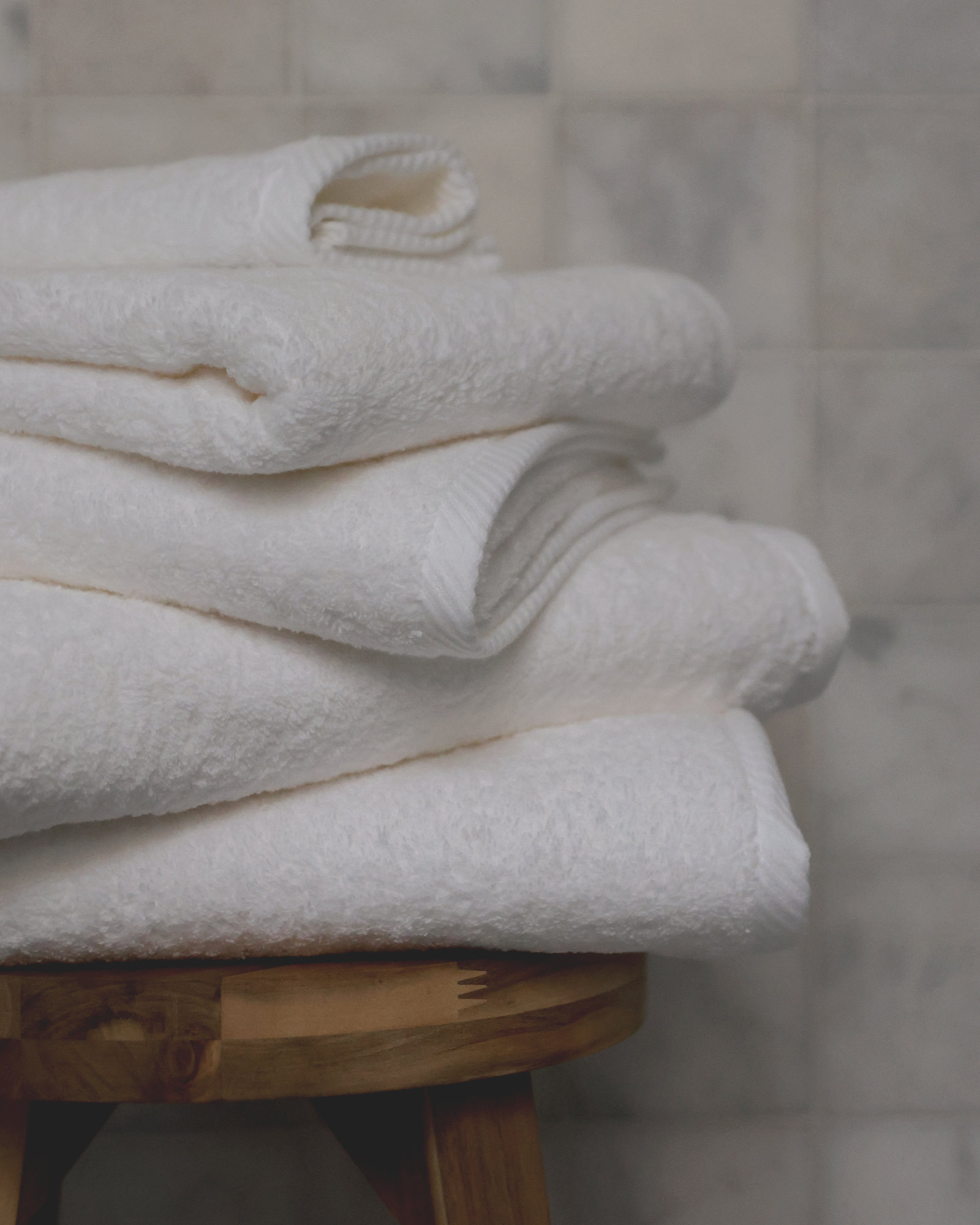 Handdoek ESSENTIALS White