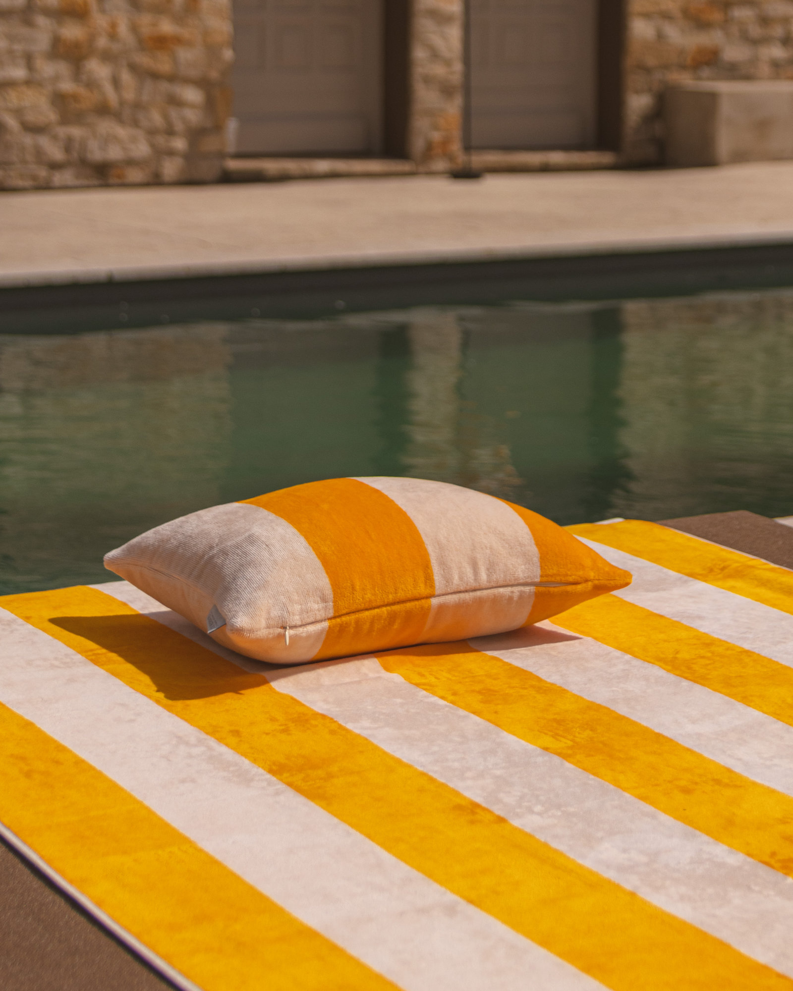 Kussen PLACE RESERVEE Gold 