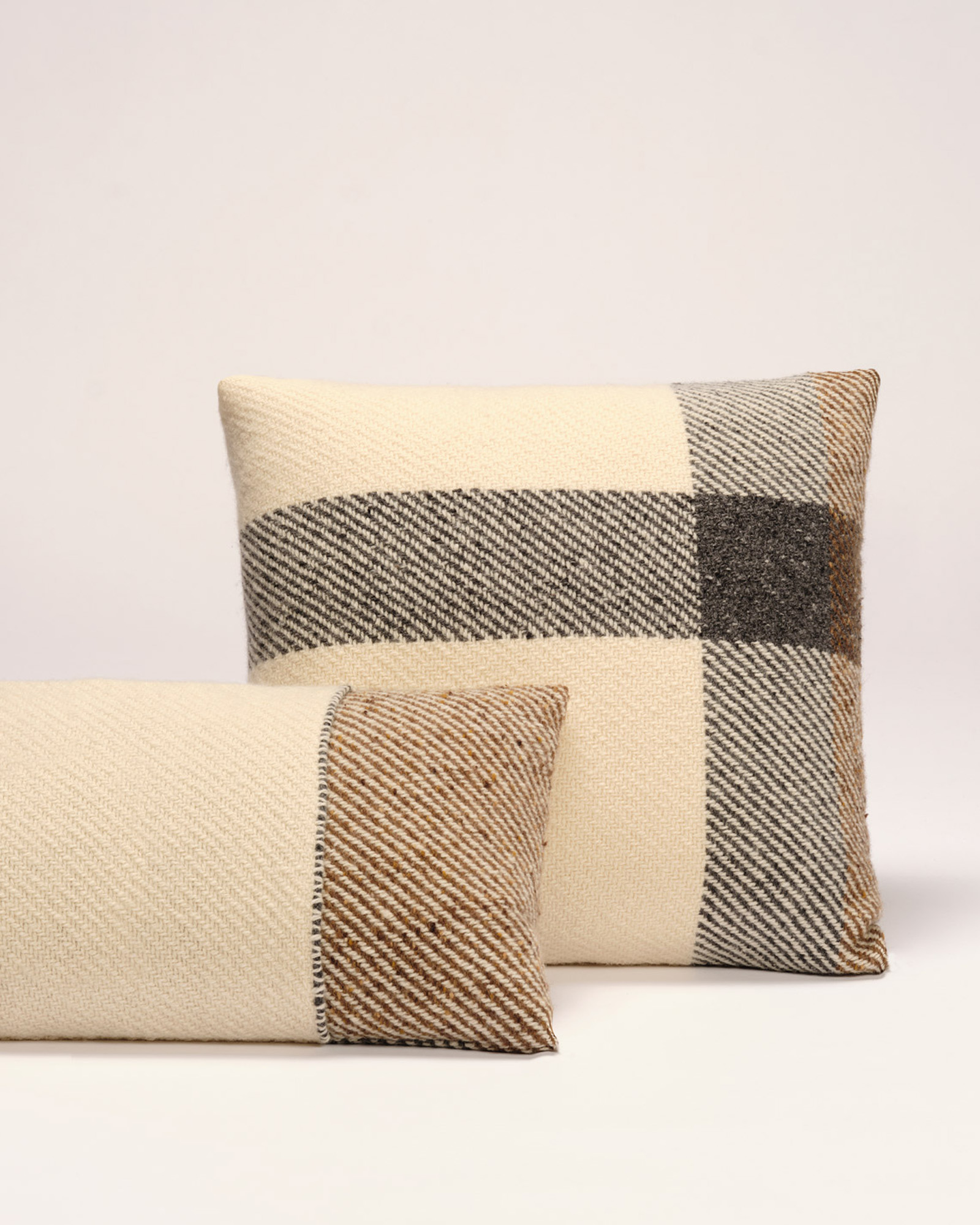 Kussen VENETO Off-white with brown and grey squares