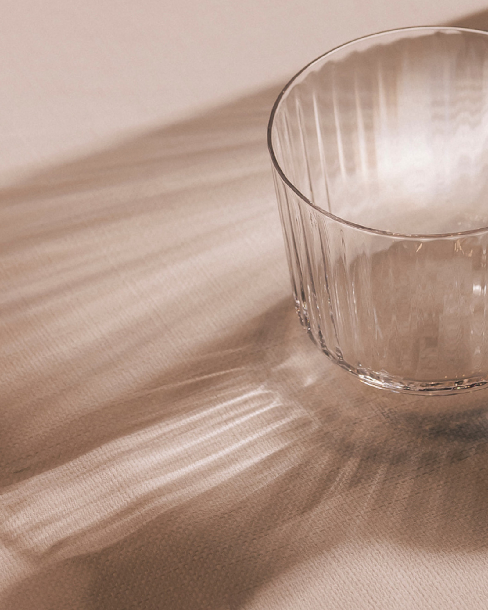 Glass RIBBED White heaven