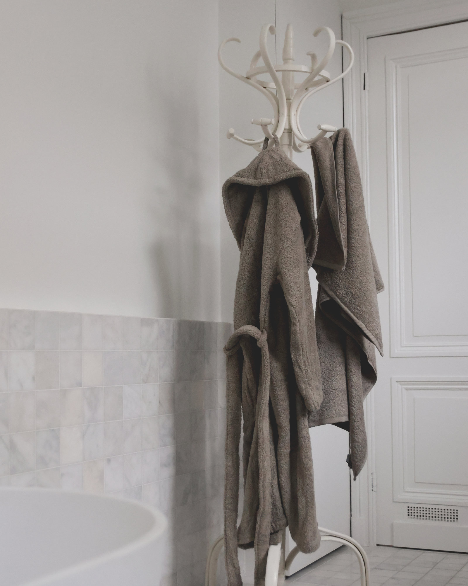 Bathrobe ESSENTIALS Concrete