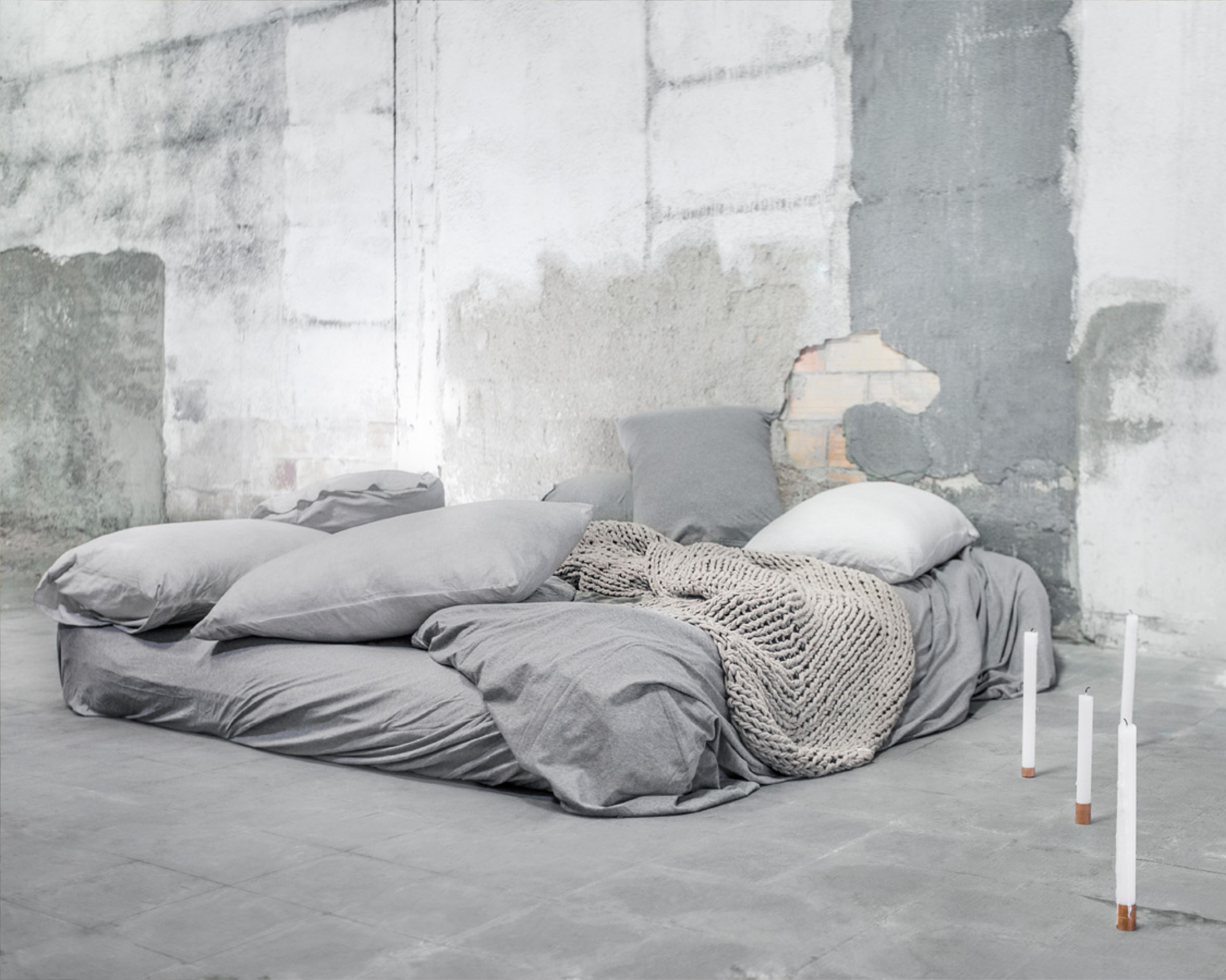 Mikmax - Bed linen set CALELLA - 280x240 cm + 2 slopen 65x65 cm - Light Grey