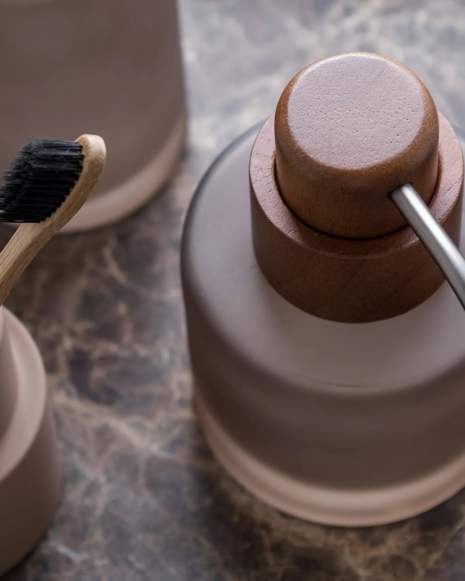 Pompe à savon MODEST Walnut