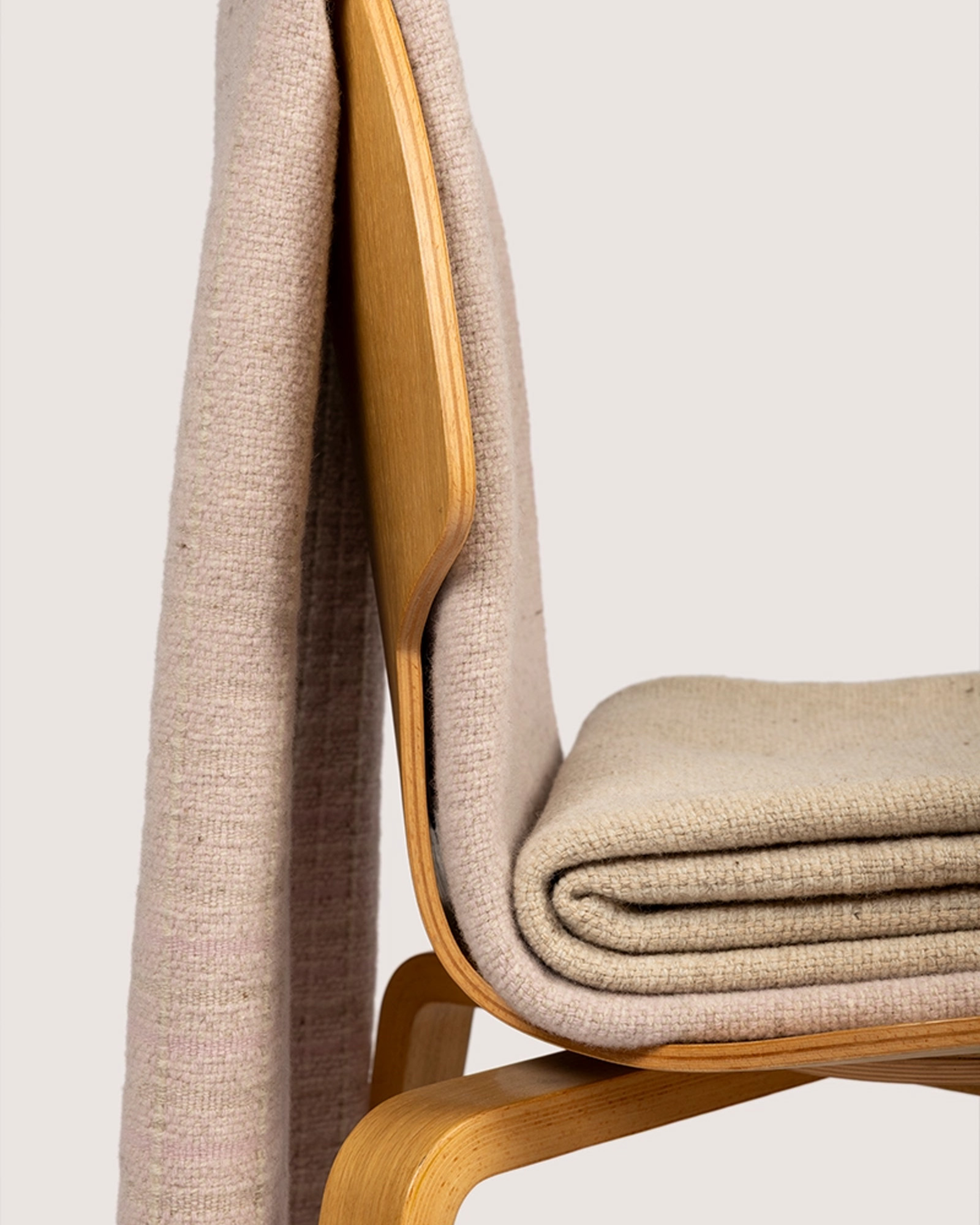 Throw STRATA NATURE Beige with off-white edge