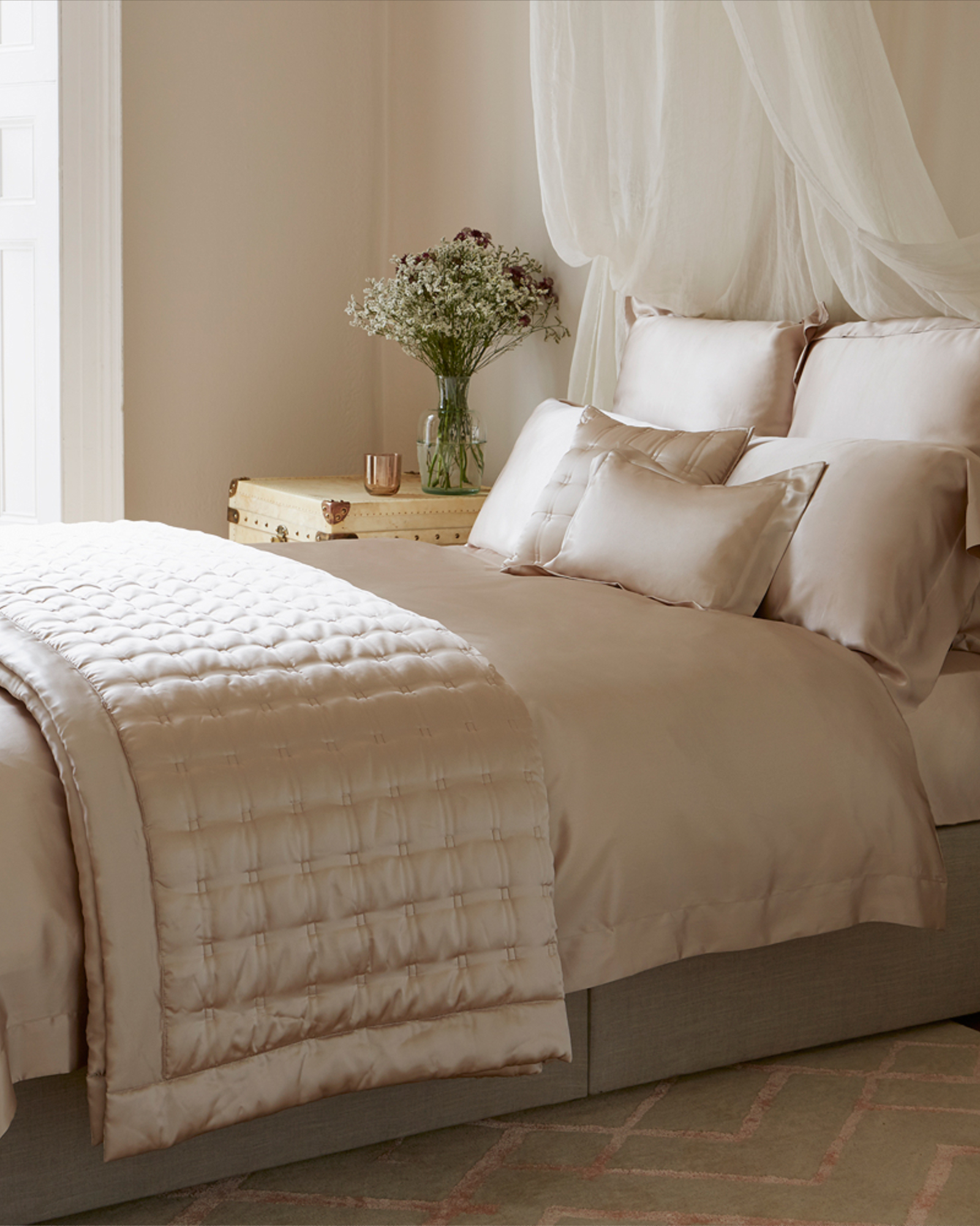 Gingerlily - Bed linen set SILK charcoal - 240x220 cm + 2 slopen 65x65 cm - charcoal