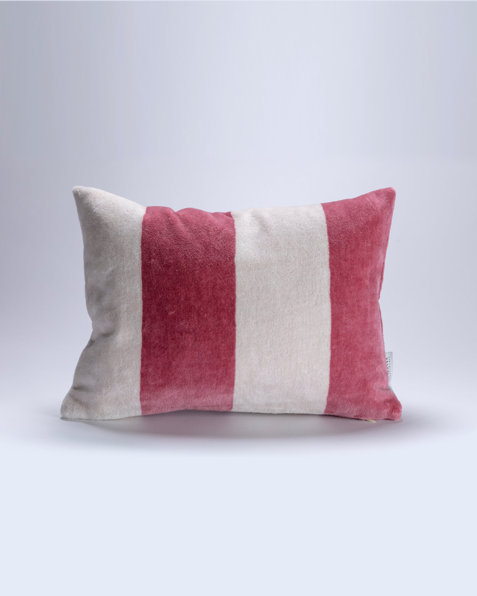 Place Reservee - Cushion PLACE RESERVEE Lychee - 30x40 cm - Lychee