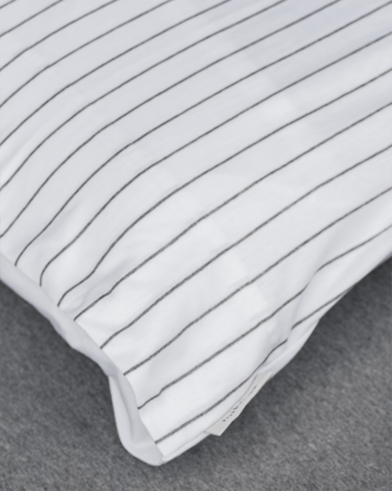 Mikmax - Bed linen set LLANCA - 240x220 cm + 2 slopen 65x65 cm - White/Grey