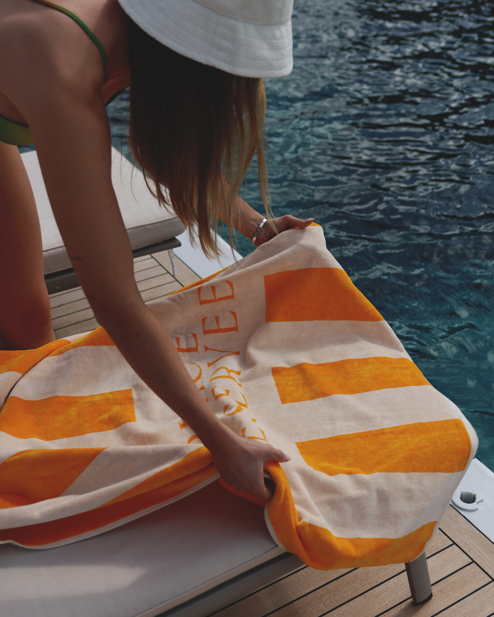 Drap de plage PLACE RESERVEE Gold 